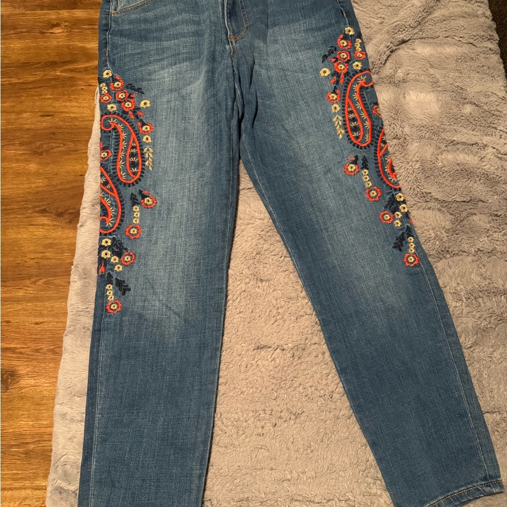 Tommy Hilfiger Blue Jeans with Colorful Embroidery